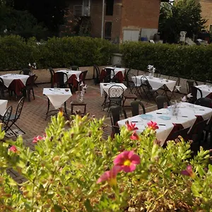 3* Hotel Emi